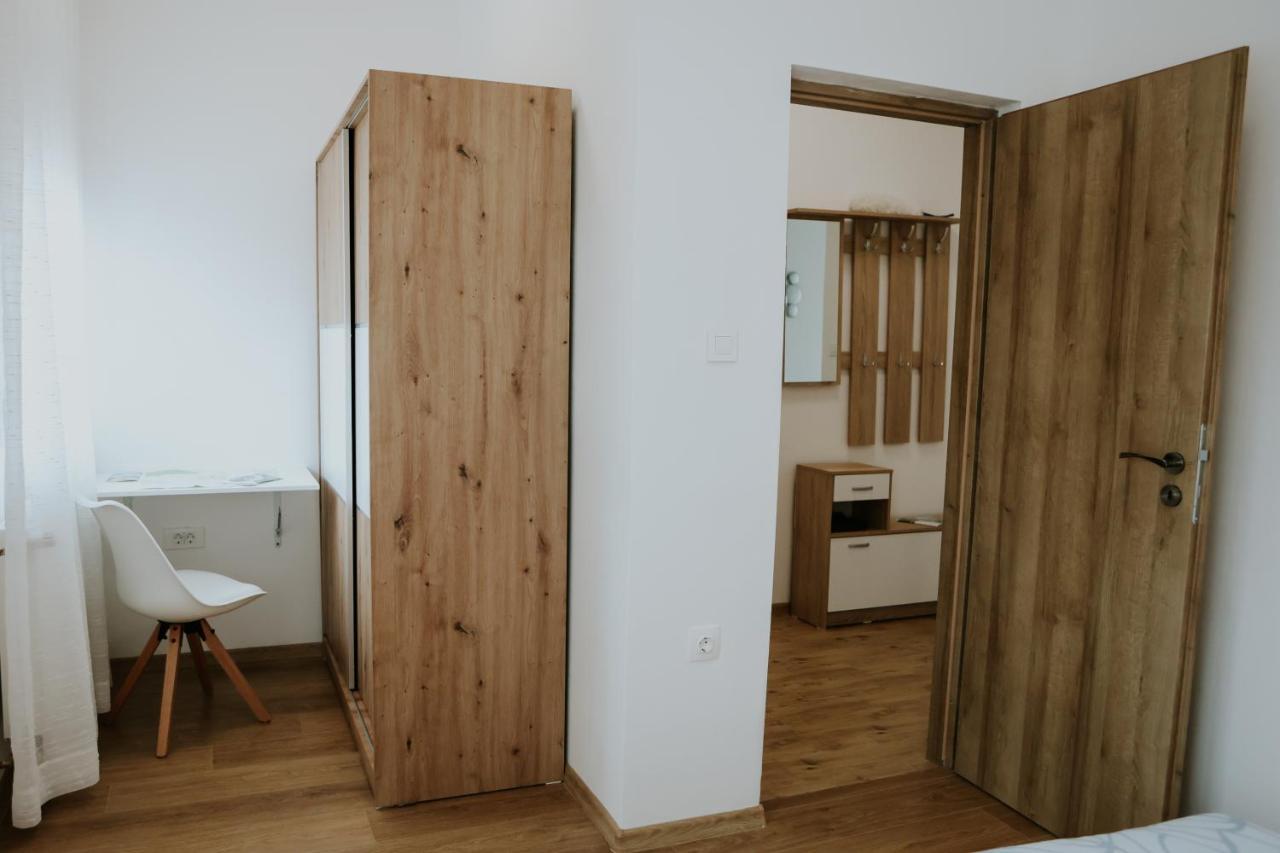 Apartman Nikola Gospić Exterior foto